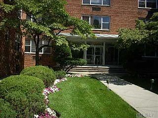 5th image of 125 Main St APT 3G