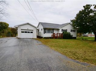 20 E Lynn St, Ravenswood, WV 26164