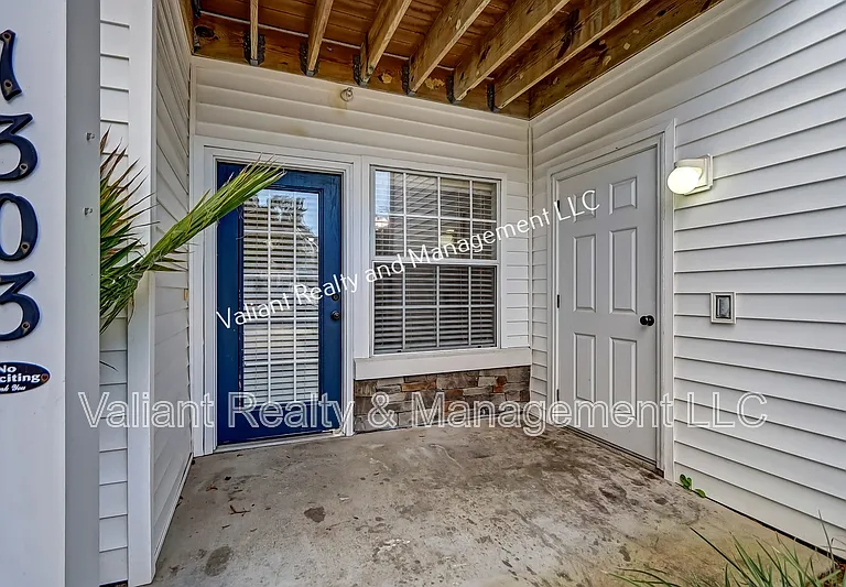 575 Oakleaf Plantation Pkwy #1-1303 — Photo 4