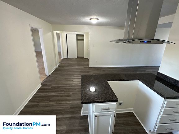 3rd image of 5330 Whitworth Rd