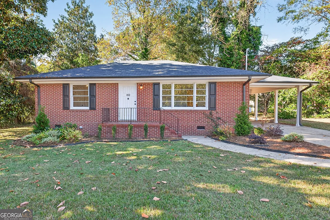 352 3rd Ave photo 1
