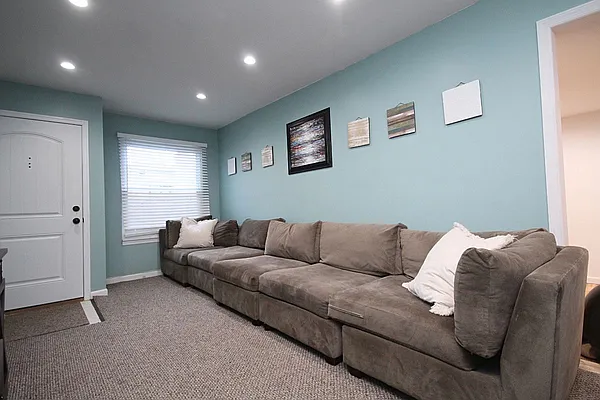 Sold by REMAX Elite | media 7