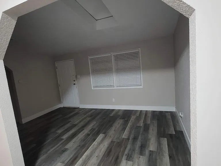 930 Nancy St — Photo 6