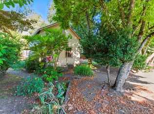 556 8th St, Lake Oswego, OR 97034