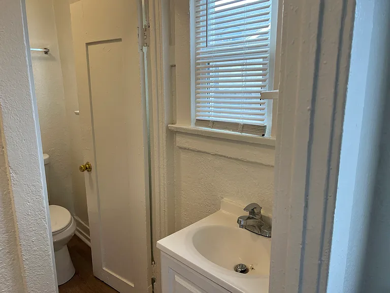 1040 Martin Luther King Jr Ave #1 — Photo 8