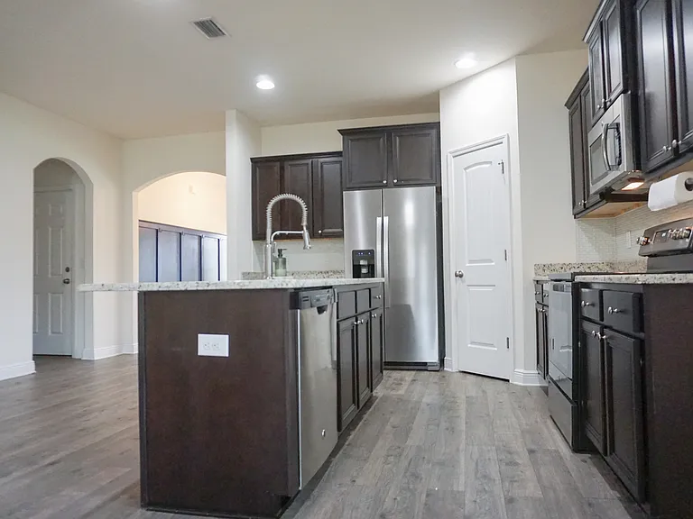 656 Teal St — Photo 14
