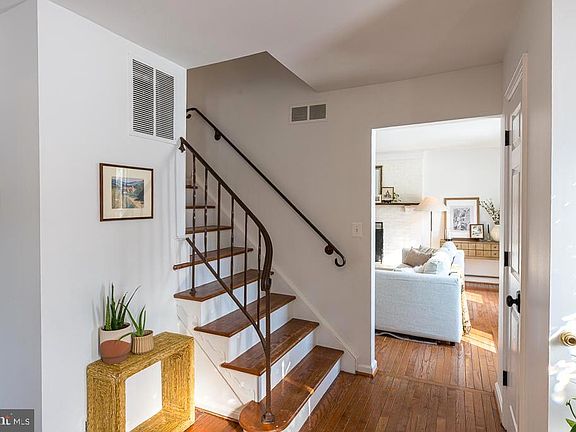 3rd image of 2510 Little River Rd