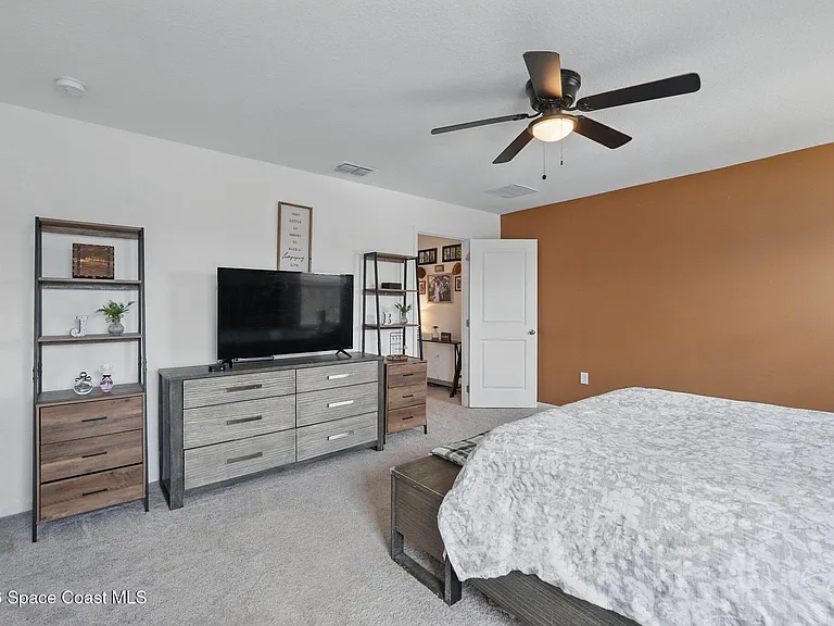 2024 Hemingway Cir — Photo 8