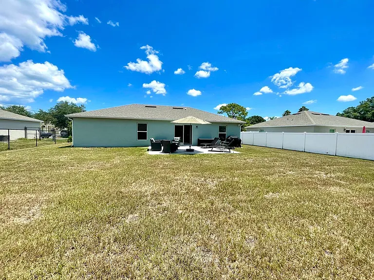 1348 SE Bayharbor St — Photo 17