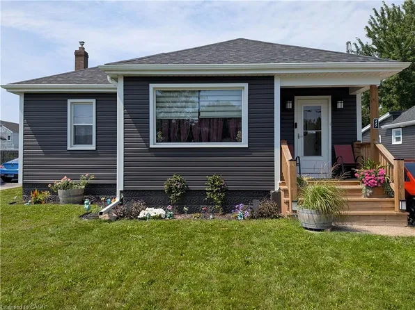 487 Scholfield Ave N, Welland, ON L3B 1N3