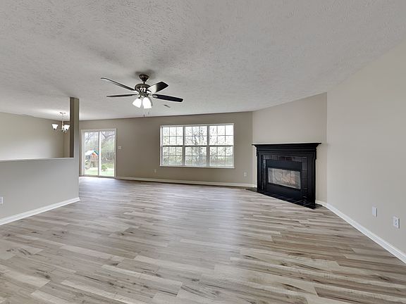 4th image of 7997 Lawrence Woods Blvd