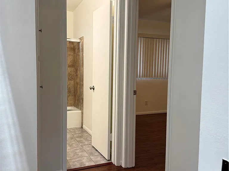 1164 Irving Ave #A — Photo 29