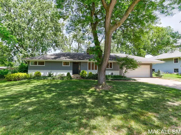 339 Wildwood Dr, Holland, MI 49423