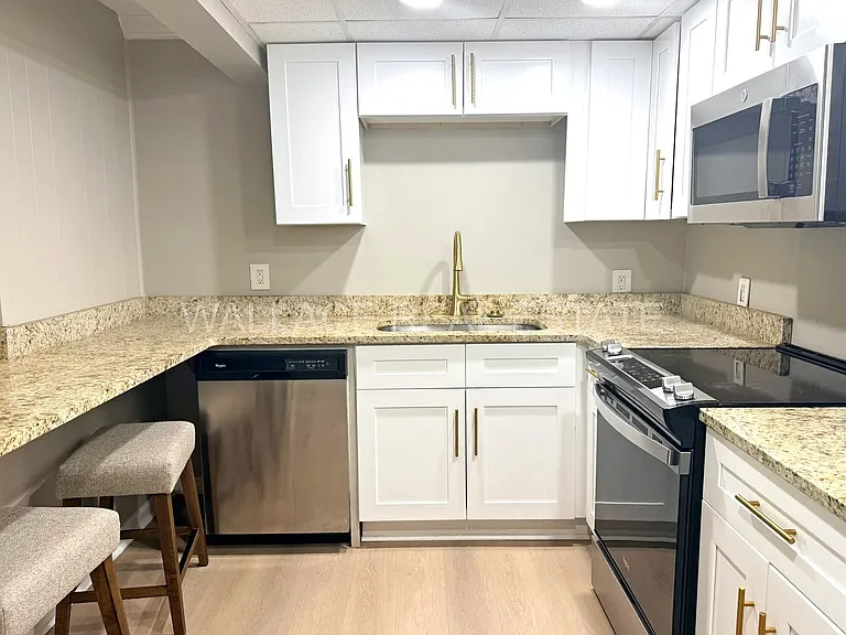 2749 Sullins St #211 — Photo 6