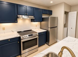 8 Driftwood Ct, Absecon, NJ 08205