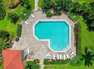 4650 Yacht Harbor Dr APT 125, Naples, FL 34112