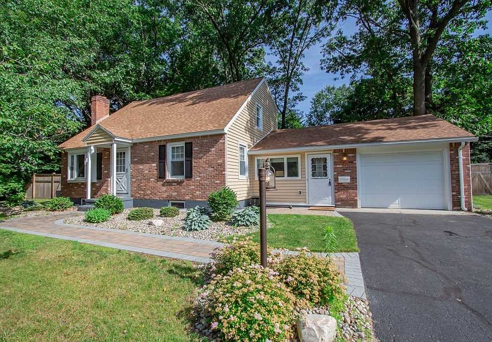 1st image of 137 Willow Ln