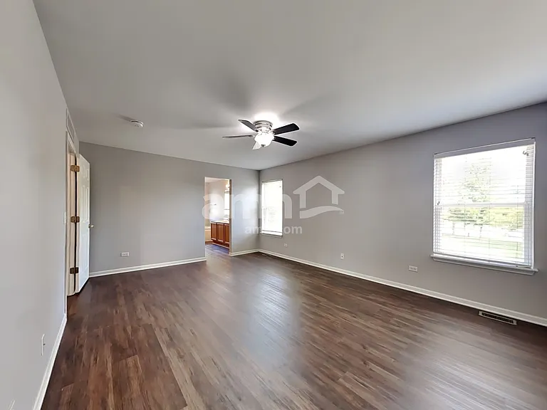 1575 Arlington St — Photo 10