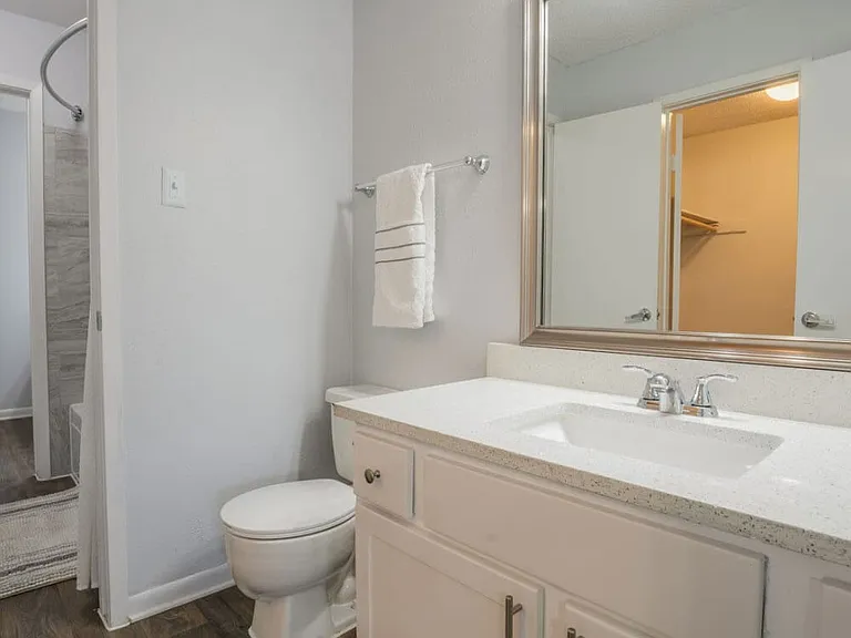 Lakebridge Townhomes — Photo 13