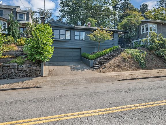 5th image of 3916 SW Council Crest Dr