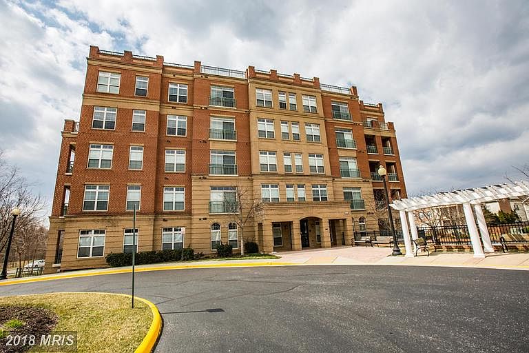 1st image of 680 Watermans Dr APT 104