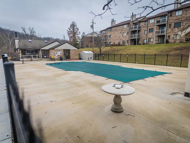 48 Woodland Hills Dr #8 — Photo 22