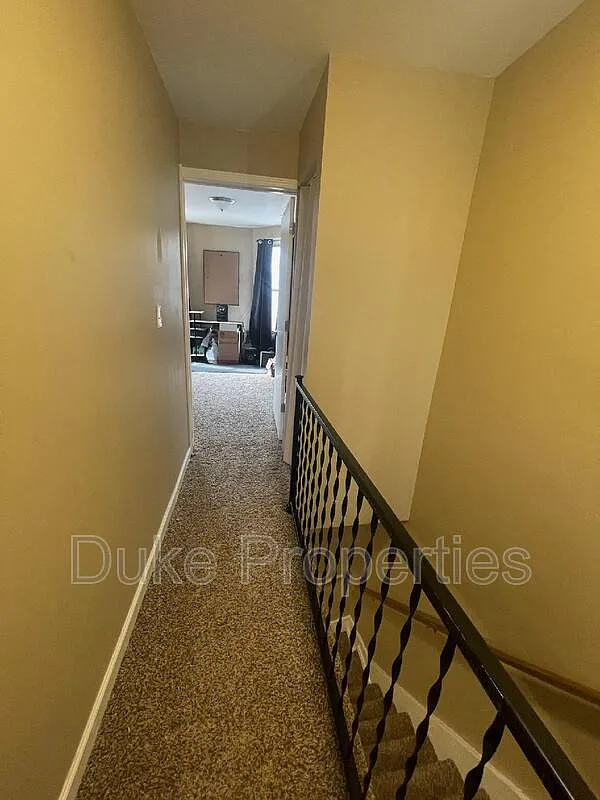 2 bed, 1.0 bath, 910 sqft, $1,295 — Photo 4