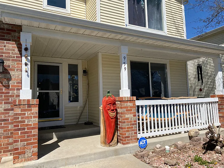 959 Wolf Creek Dr — Photo 2