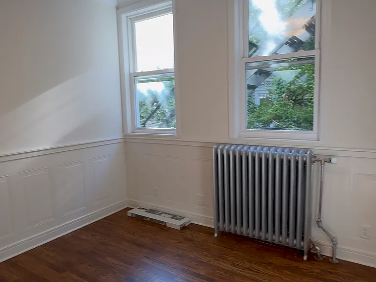 70 Lewis St #1R — Photo 11