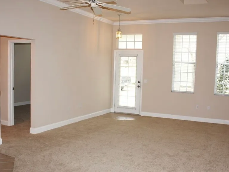9189 SW 48th Pl — Photo 3