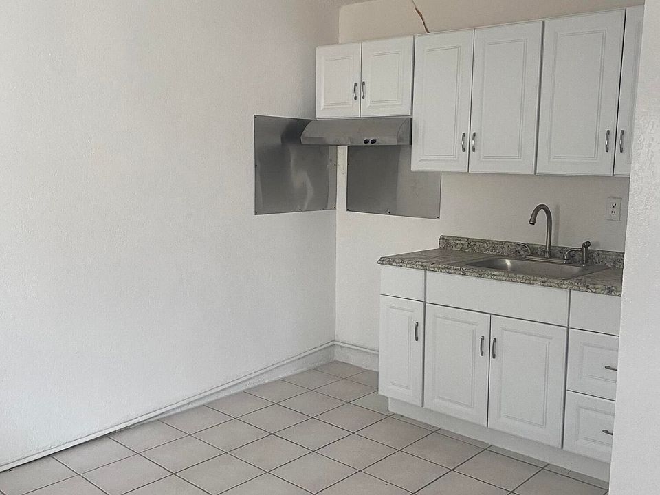 1st image of 304 4th St