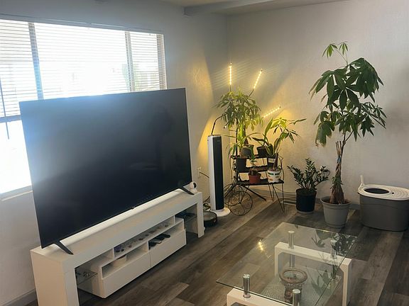 5th image of 7332 Kenmore Ln #32