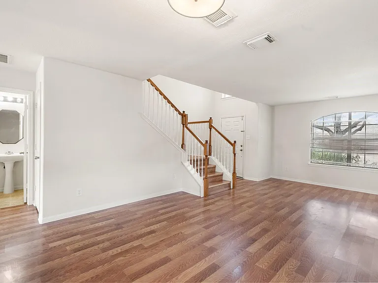 3111 Holly Ranch Dr — Photo 8