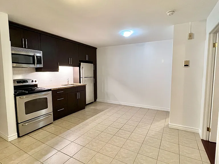 640 Davenport Rd #105 — Photo 2