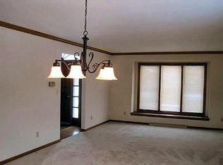 W168N4991 Stonefield Rd, Menomonee Falls, WI 53051