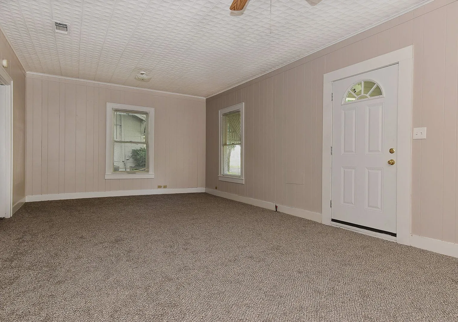 3814 Roberts- House — Photo 4
