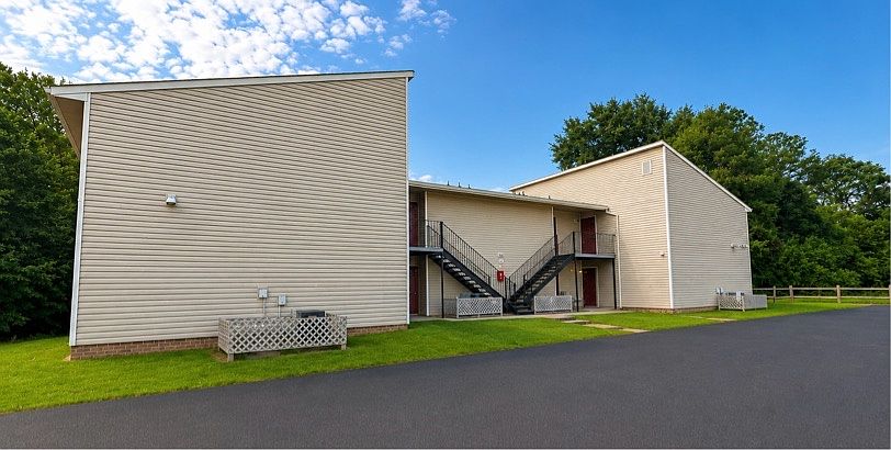 1st image of 1123 Southwood Dr APT 4