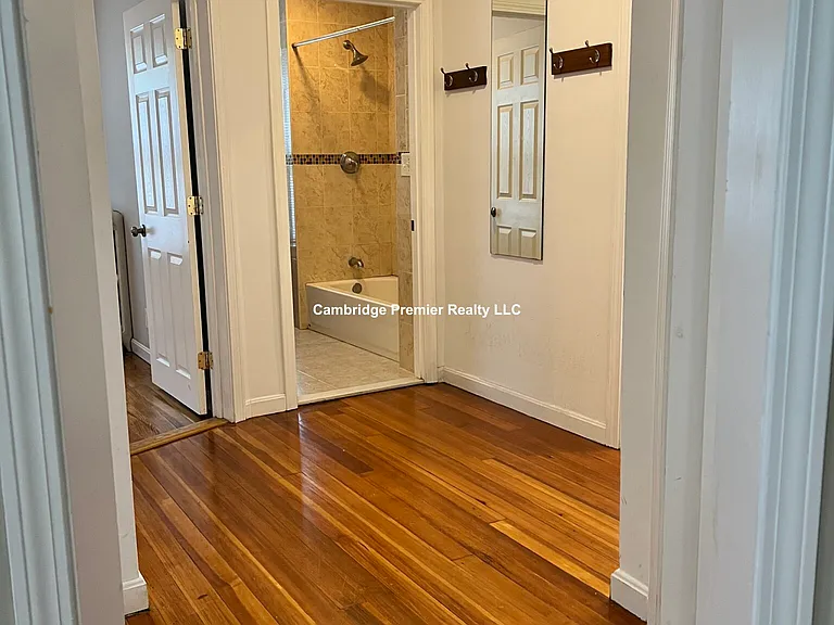 Walden St — Photo 3