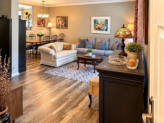 3rd image of 121 Joan Court #121