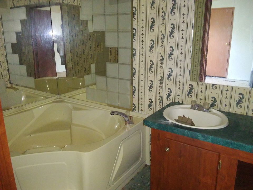 1st image of 136 Starling Dr