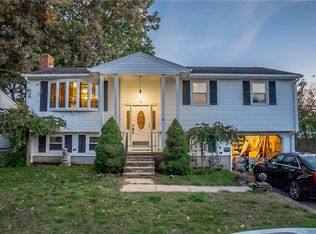 2 Vineland Ave, North Providence, RI 02911