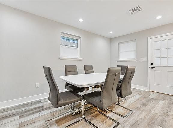 5th image of 625 Oaklawn Dr