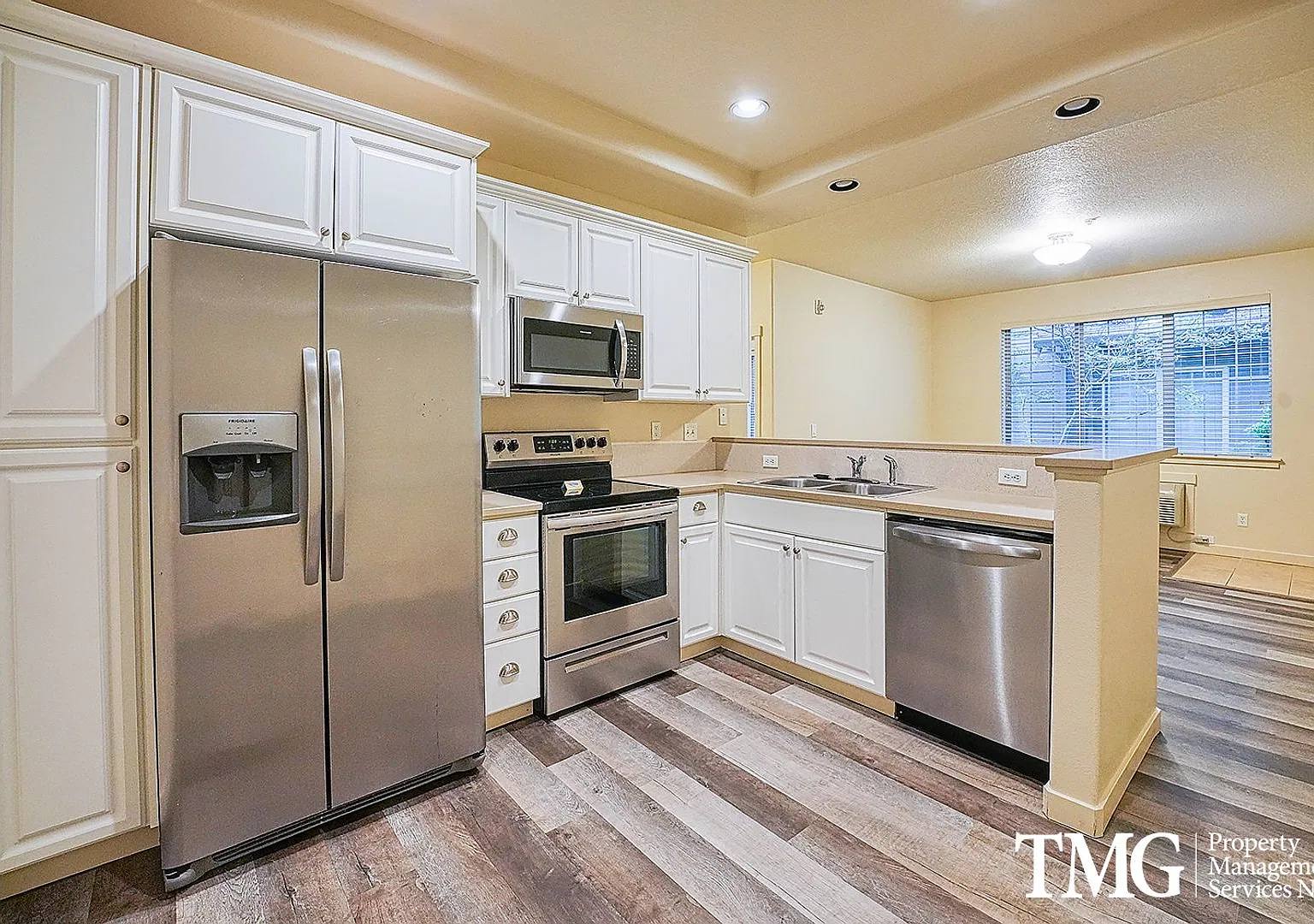 Beaverton Condo with Private Patio & Community Amenities — Photo 4