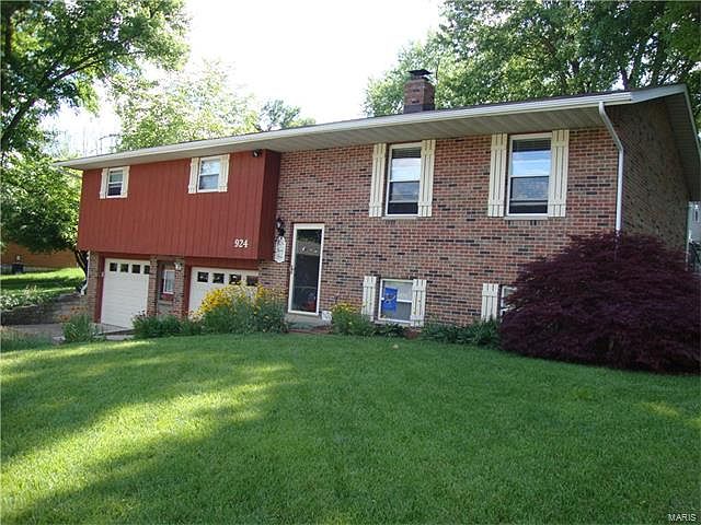 1st image of 924 Borri Dr