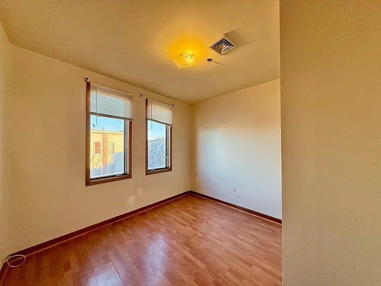 142 Fleming Ave #3B — Photo 5