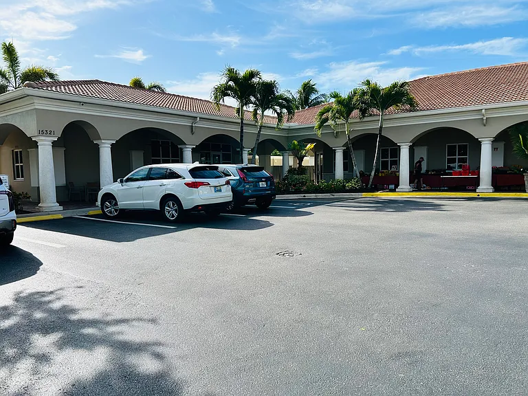15401 Orlanda Dr — Photo 47