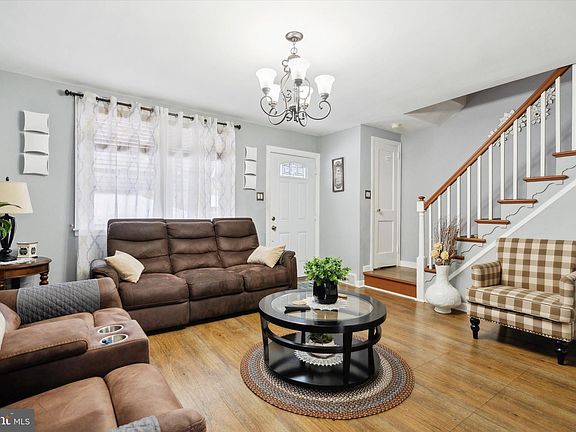 3rd image of 4005 Lawndale St