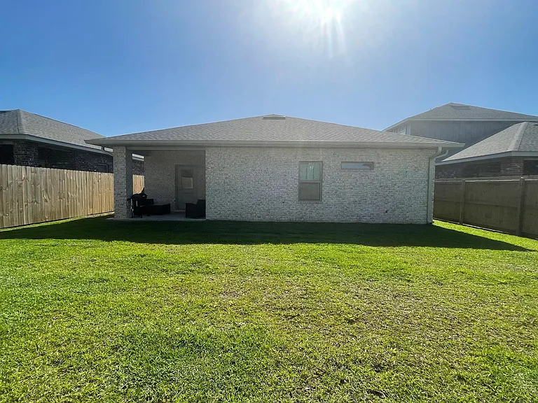 1811 Medlin Ct — Photo 22