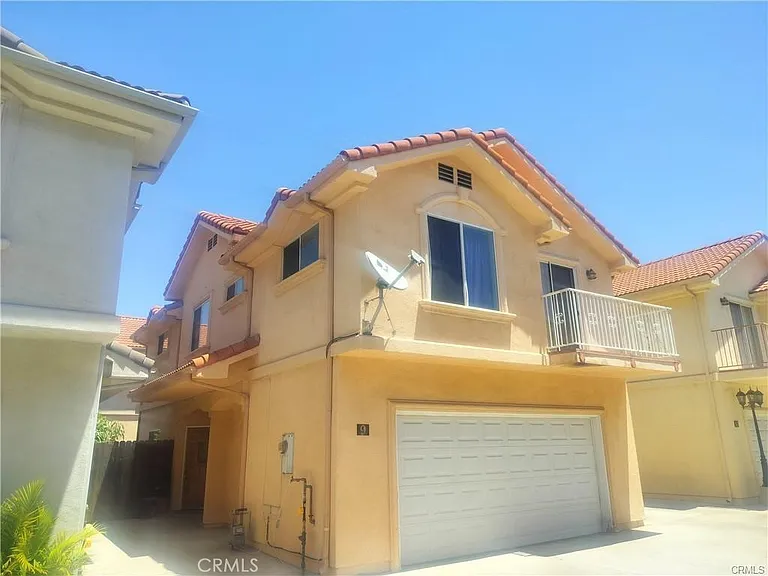 14627 Gledhill St — Photo 11