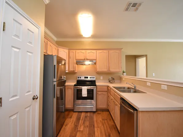 130 Sherwood Dr #B, Victoria, TX 77901
